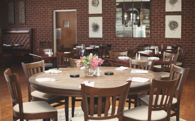 Sheridan Livery Inn & Restaurant