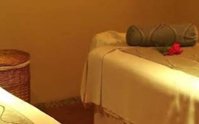 Costa Baja Resort & Spa