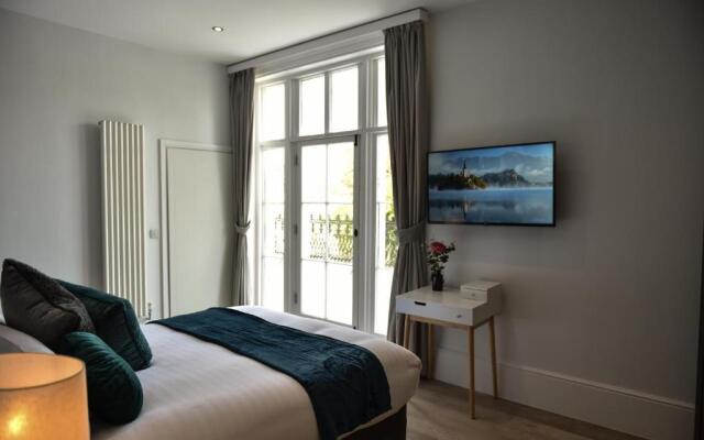 Victoria Colonnade ApartHotel
