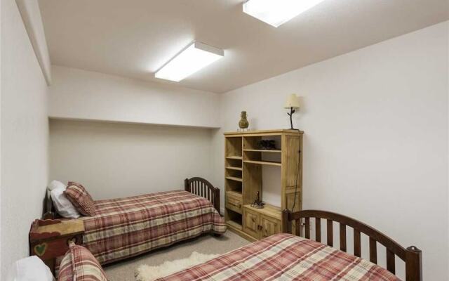 Partridge Home - Six Bedroom Cabin with Hot Tub