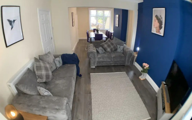 Whitworth Lodge. Sleeps 6 in 3 rooms netflix WIFI