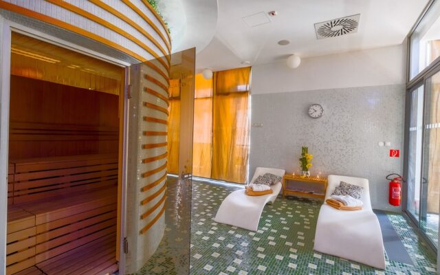 Business Hotel Astrum Laus