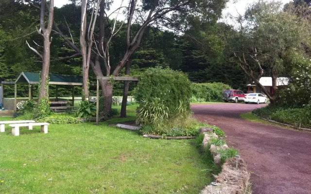 Twelve Apostles Motel & Country Retreat