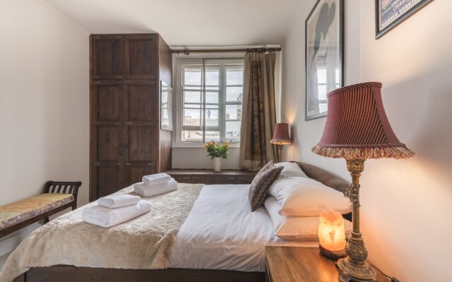 Bohemian home by Kings Cross
