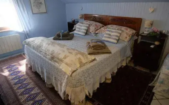 Hassin Cottage