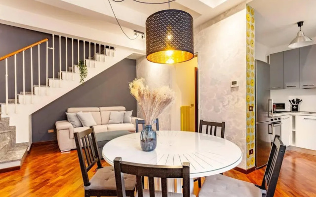 Design Villa With Parking, Navigli Area, Milan