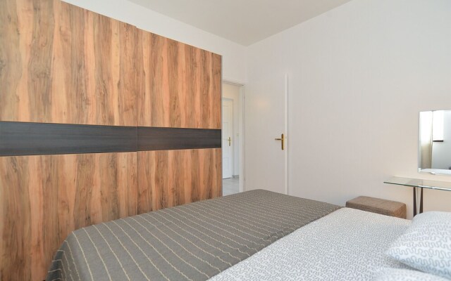 Apartment 1782