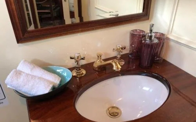 Hotelschiff Nedeva Bremen