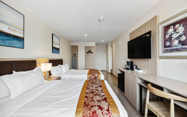 Ramada by Wyndham Flushing Queens