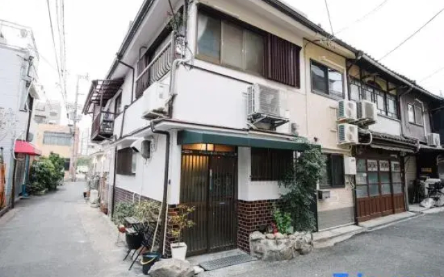 Linlin House C D