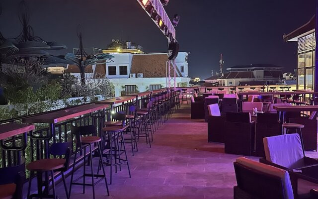 Nico's Hotel and Sky Bar