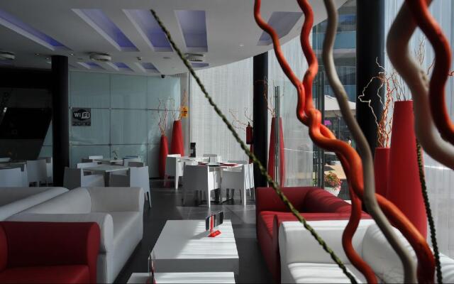 Apolo Suites Rentalmar