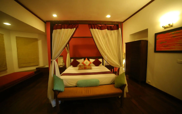 Old Lighthouse Bristow Hotel