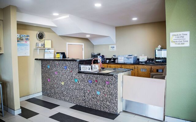 Super 8 By Wyndham Holbrook