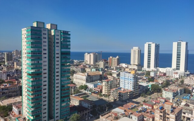 Havana and Sea (Entire Apartment)