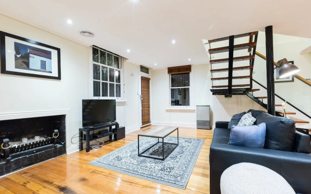 HELENA, 2BDR Fitzroy House