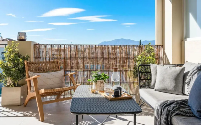 Sunny Getaway With Pool in Marbella - Ref M54
