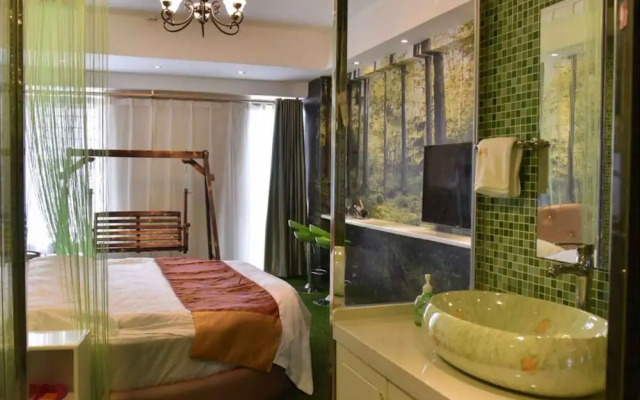 Luoyang Jiayue Theme Hotel