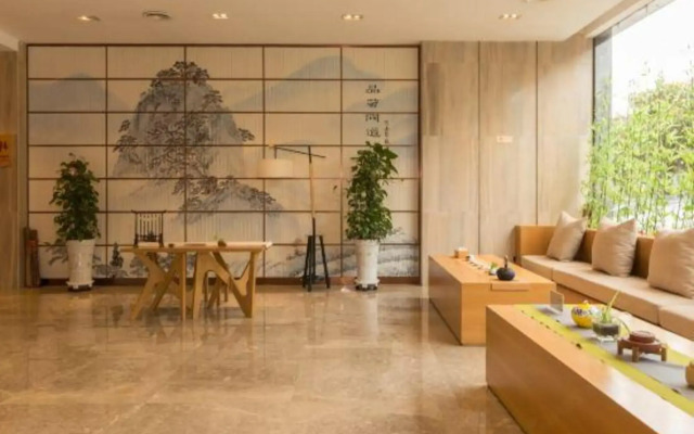 Soaring Dragon Hotel