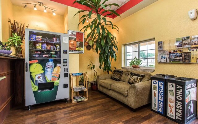 Woodridge Inn and Suites