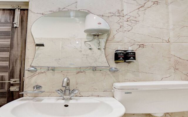 Collection O 30079 Indira Nagar