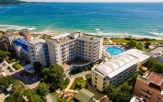 Perla Beach Hotel III
