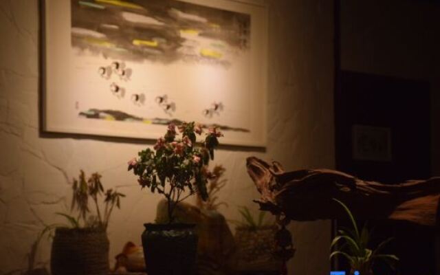 Xingyi Mountain Breeze Inn