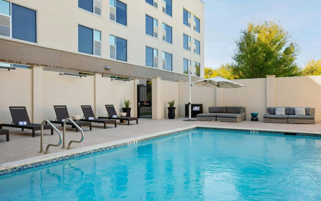 The Southlake Hotel