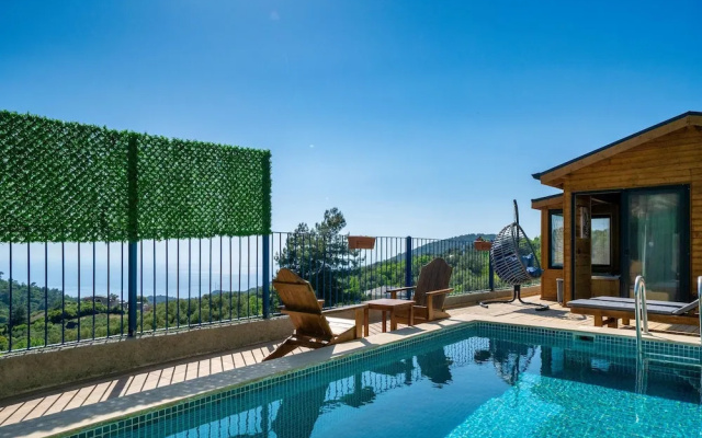 Honeymoon Bungalow With Private Pool and Sea View