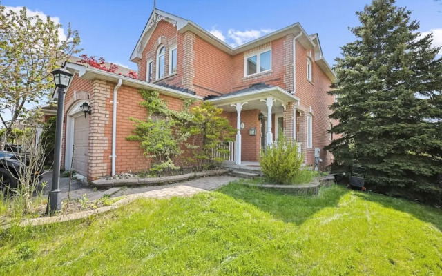 Newly Renovated 3BR in Whitby Family-friendly