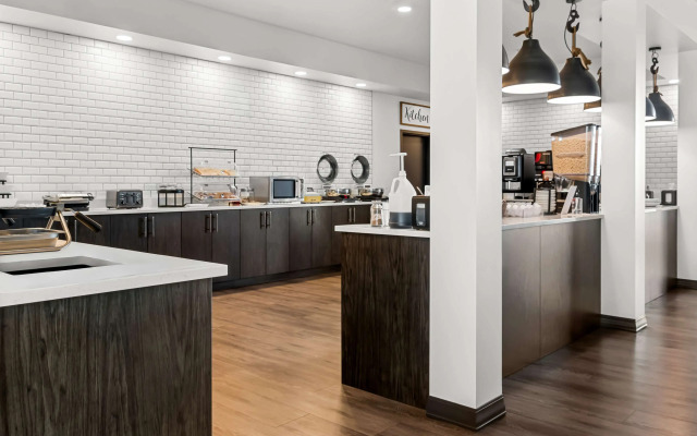 Best Western Plus Winkler