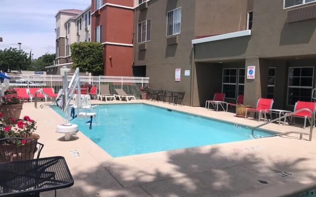 Holiday Inn Express Hotel & Suites Tracy by IHG