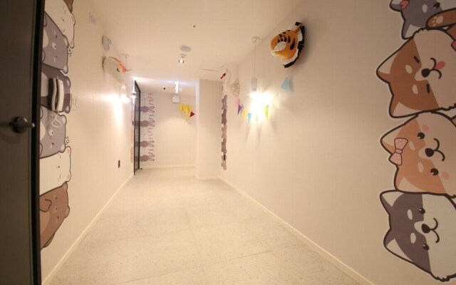 Almond Kids Hotel