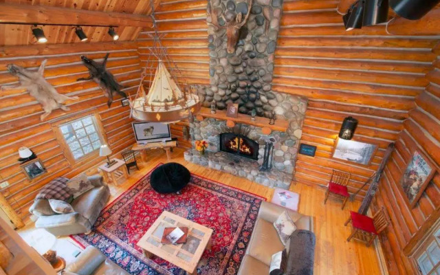 Macker's Cabin by JHRL