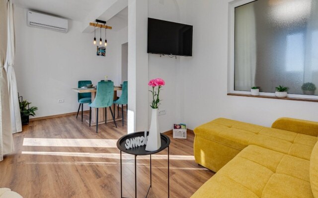 Rina Apartments