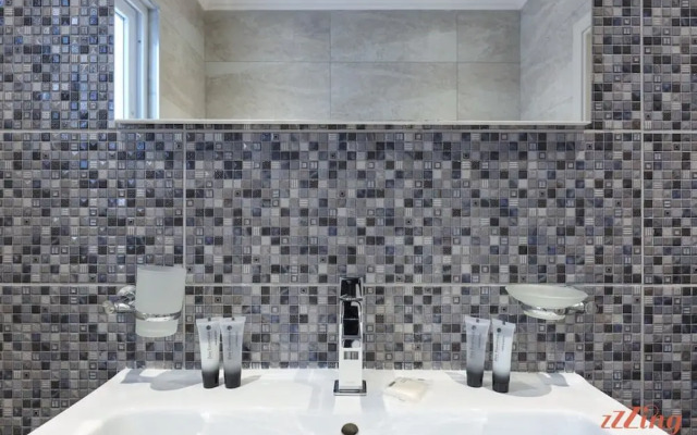 Seafront Penthouse With Unobstructed Sea Views