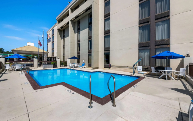 Comfort Inn & Suites Durham near Duke University