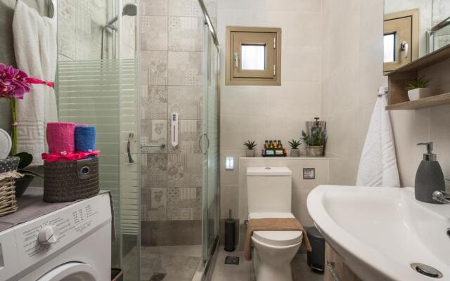 Brand-New stylish Flat w. Parking