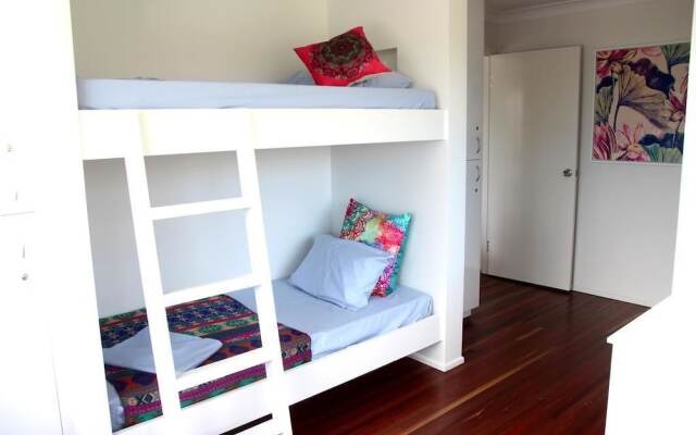 Yeppoon Beachhouse - Hostel