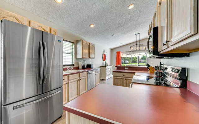 Heated Pool & Screened Lanai: Haines City Haven!