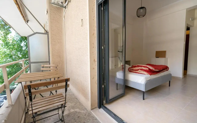 Ag. Ioannis metro station studio 1 bed 2 pers