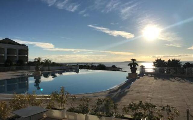 2/3 PiãˆCes, Vue Mer Et Piscine