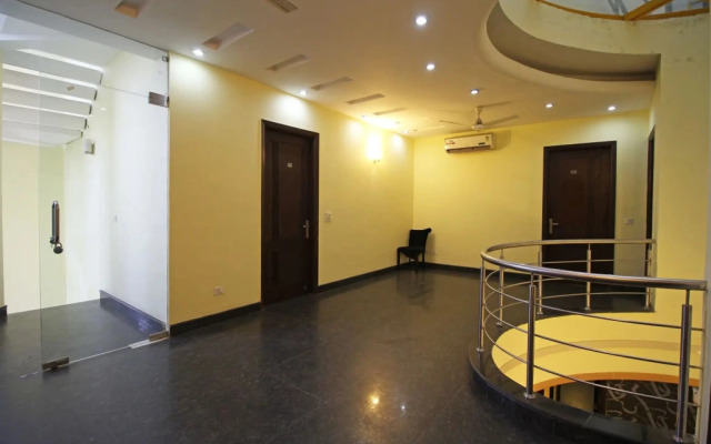 OYO 8261 near Artemis Hospital