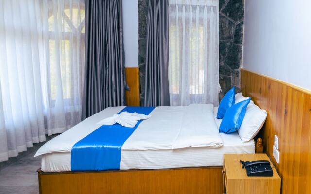 Roamers Inn - Hostel