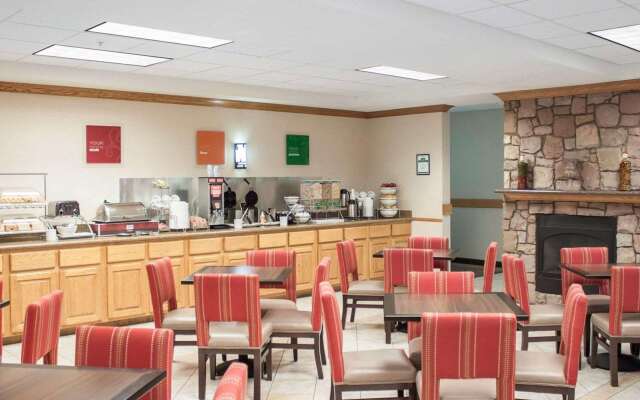 Comfort Suites Airport