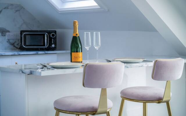 The Penthouse - Luxury 1 Bed - Panorama - Tenby