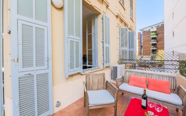 Carre D'Or Terrace AP4015