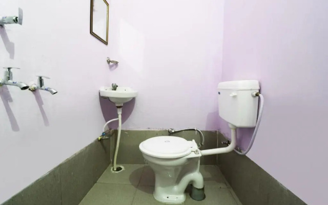 Hotel Luv Palace by OYO Rooms