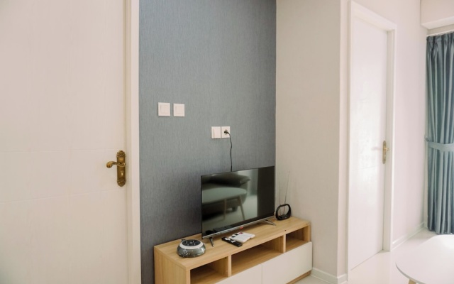 Comfort 1Br With Working Room At Daan Mogot City Apartment – Guest Rooms – Jakarta