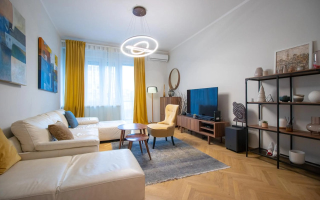 Dani City Center Apartment